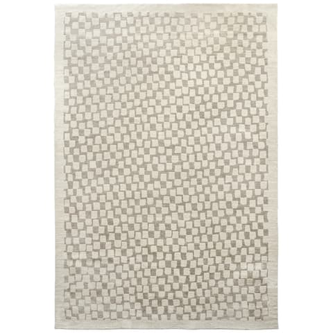Chess Dune carpets in taupe and beige, shown in a product top view as image 1